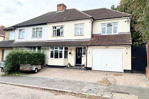 5 bedroom semi-detached house for sale, Woodstock Avenue, Romford