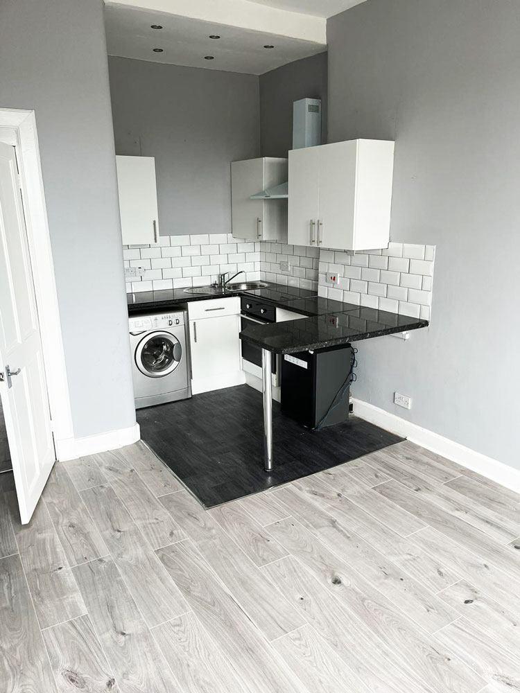 Third Floor One Bedroom Flat