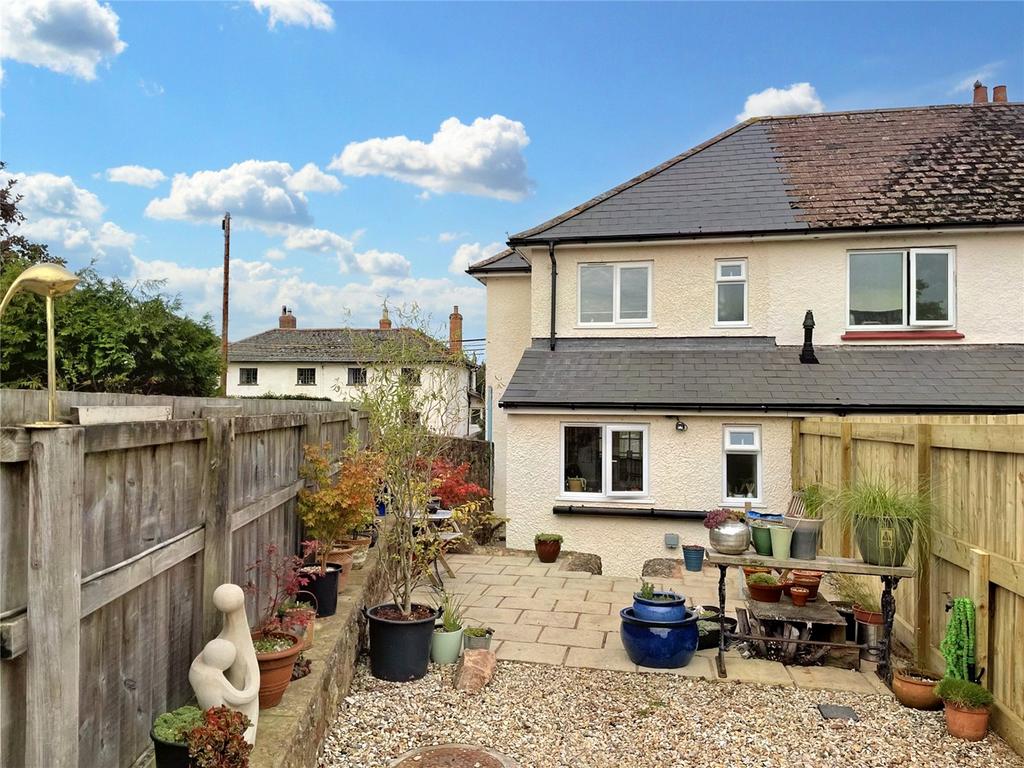 Long Street, Williton, Taunton, Somerset, TA4 2 bed end of terrace