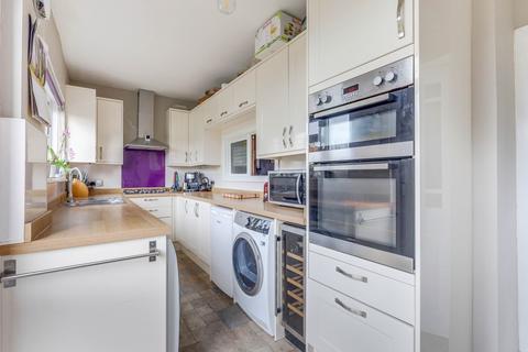 121 Blenheim Crescent, Leigh-on-sea, SS9 3DX