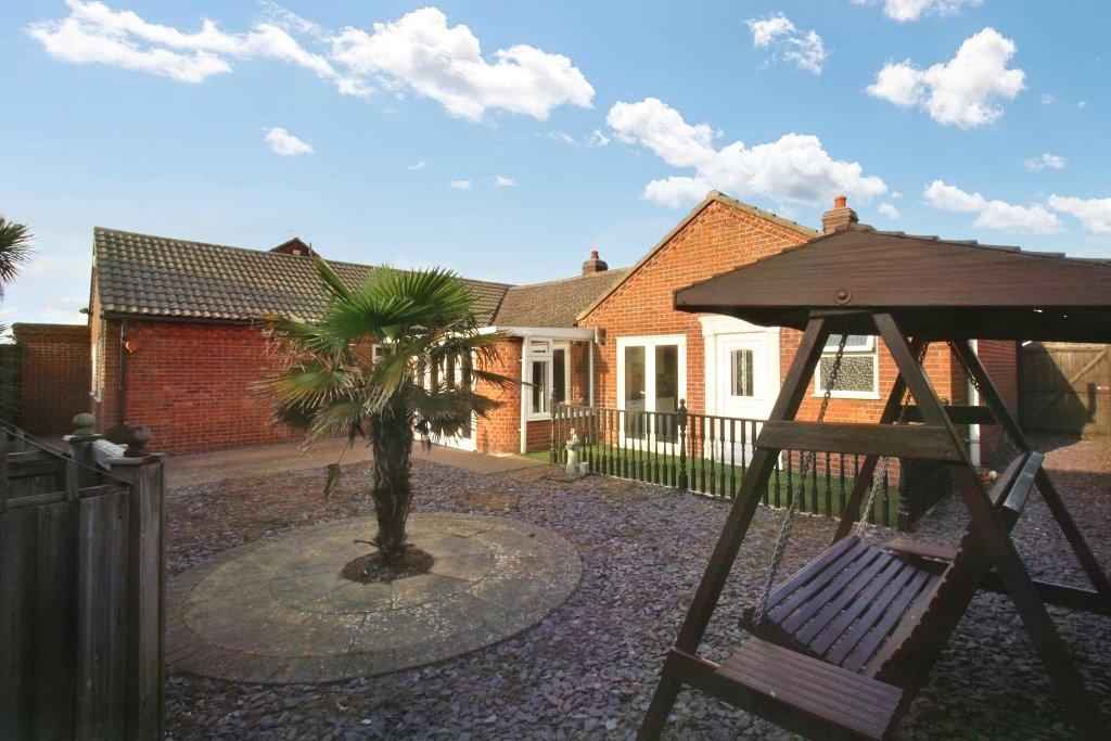 Fakes Road, Hemsby, Great Yarmouth, Norfolk, NR29 6 bed bungalow for