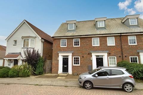 3 bedroom end of terrace house to rent, Hazen Road, Kings Hill ME19