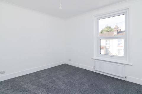 2 bedroom terraced house to rent - St Georges Square, Maidstone