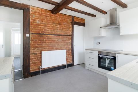 2 bedroom terraced house to rent, St Georges Square, Maidstone
