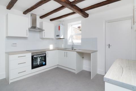 2 bedroom terraced house to rent, St Georges Square, Maidstone