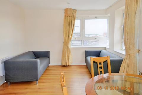2 bedroom flat to rent - Hainault Street, Ilford IG1