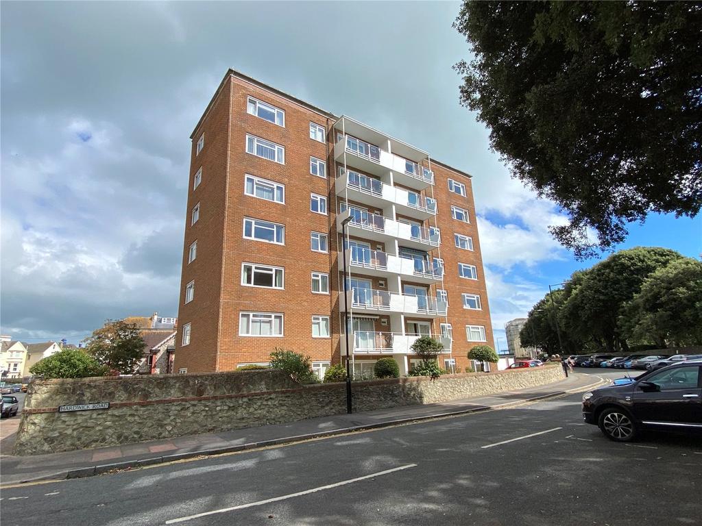 Blackwater Road, Eastbourne, East Sussex, BN21 3 bed apartment for sale