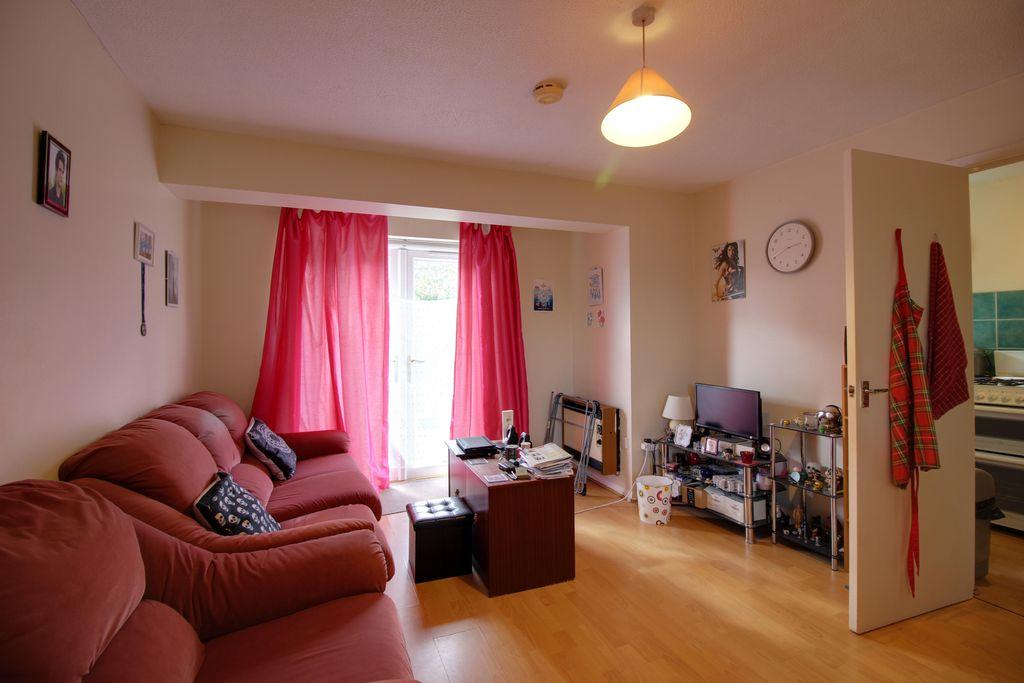 Fleetham Gardens, Lower Earley... 1 bed terraced house £200,000