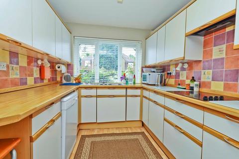 1b Deane Way, Ruislip, HA4 8SU
