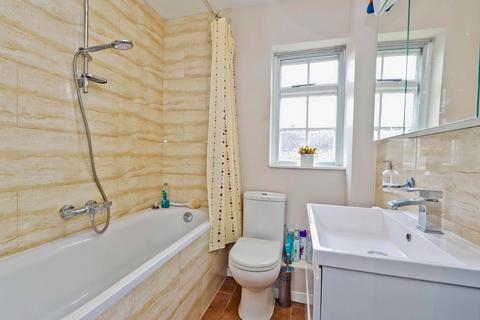 1b Deane Way, Ruislip, HA4 8SU