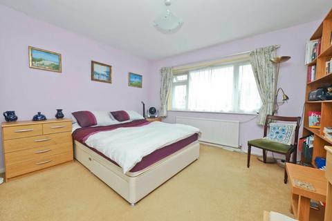 1b Deane Way, Ruislip, HA4 8SU