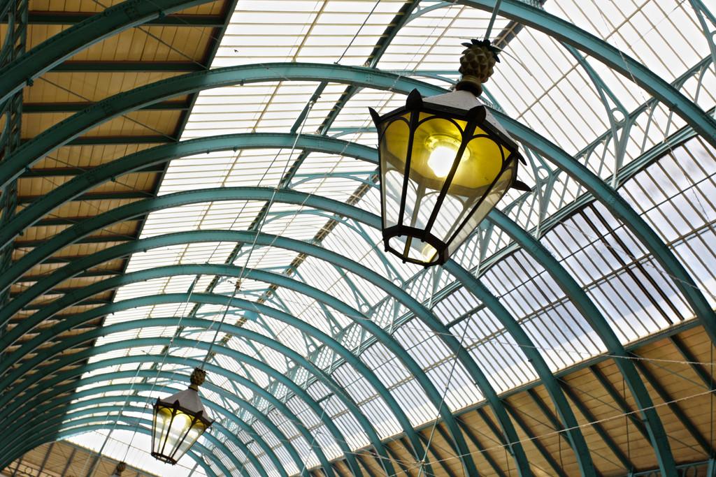 Tavistock Bow-141 - piazze market ceiling