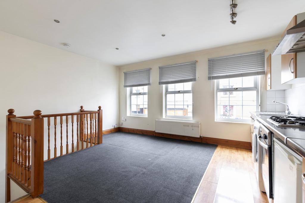 High Street Cheltenham GL50 3HS 1 Bed Apartment 700 Pcm 162 Pw high-street-cheltenham-gl50-3hs-1-bed-apartment-700-pcm-162-pw