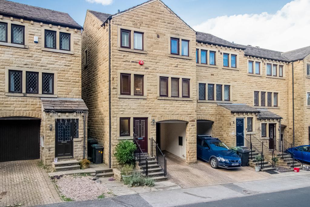 Dean Brook Road, Netherthong 3 bed end of terrace house £290,000