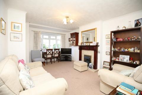 6 Loveday Close, Atherstone, CV9 3AT