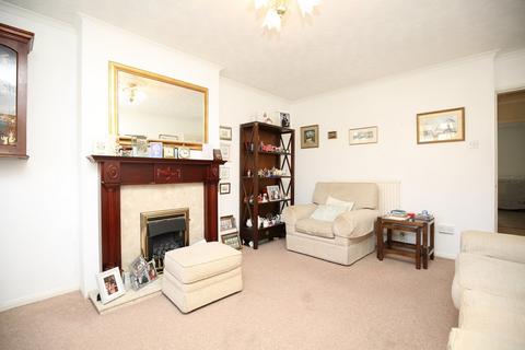 6 Loveday Close, Atherstone, CV9 3AT