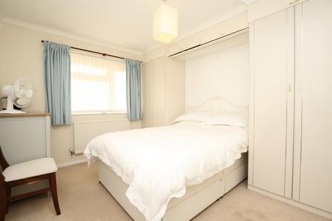 6 Loveday Close, Atherstone, CV9 3AT