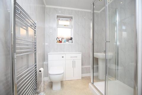 6 Loveday Close, Atherstone, CV9 3AT