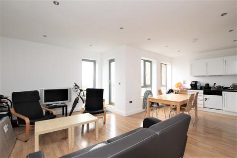 3 bedroom apartment to rent - Gallery Apartments, Commercial Road, Whitechapel, London, E1