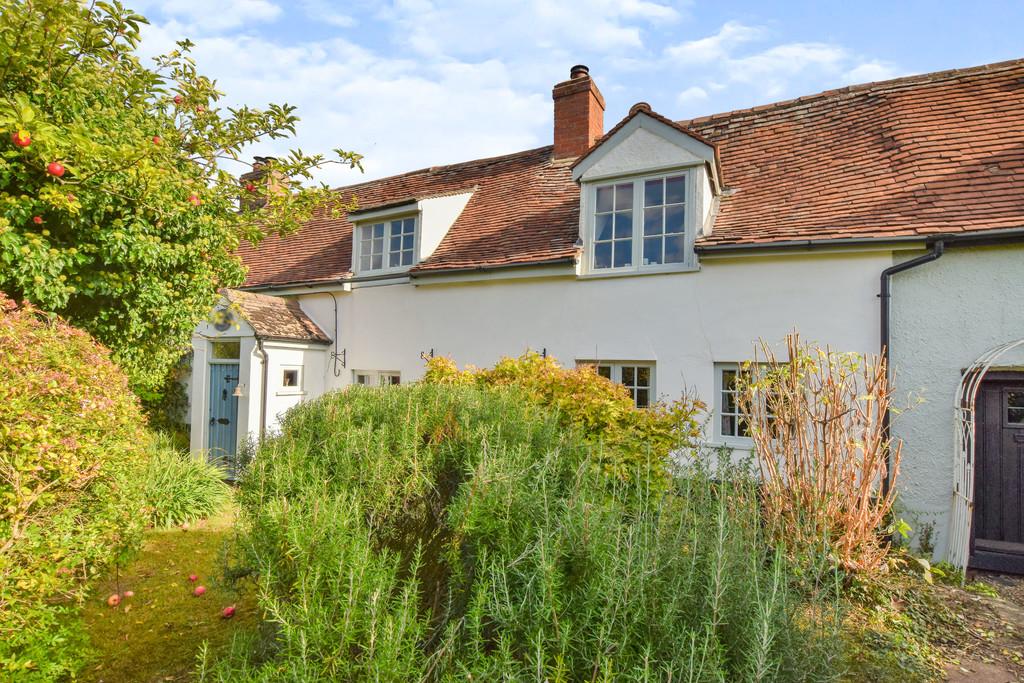 Sudbury Road, Newton, Sudbury CO10 0QL 2 bed cottage £350,000