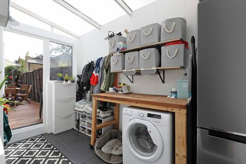 27 Park Road, Hounslow, TW3 2EX
