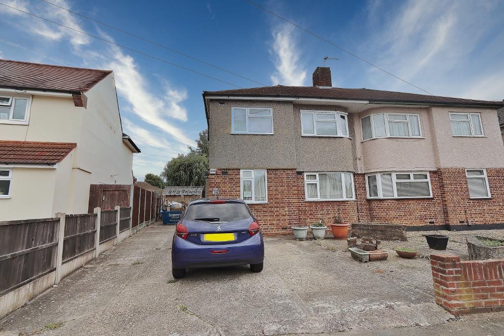 Erith Crescent, Collier Row, Romford 2 bed ground floor for