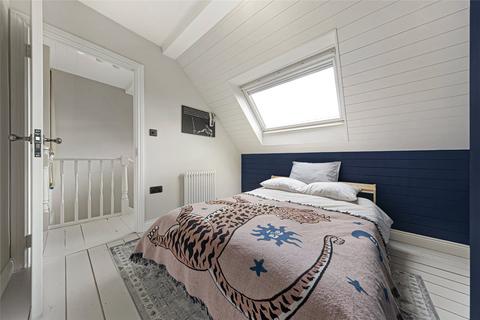 undefined, Chesterton Road, London