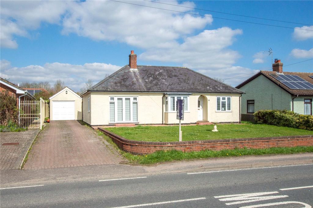 Radwinter Road Sewards End Nr Saffron Walden Essex Cb10 4 Bed