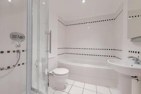 18 Falcon Way, London, E14 9UP