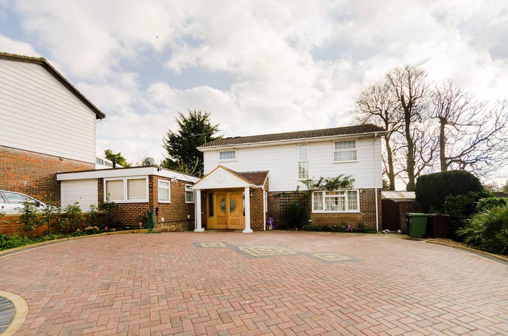 Parklands Way, Worcester Park, KT4 4 bed detached house for sale £