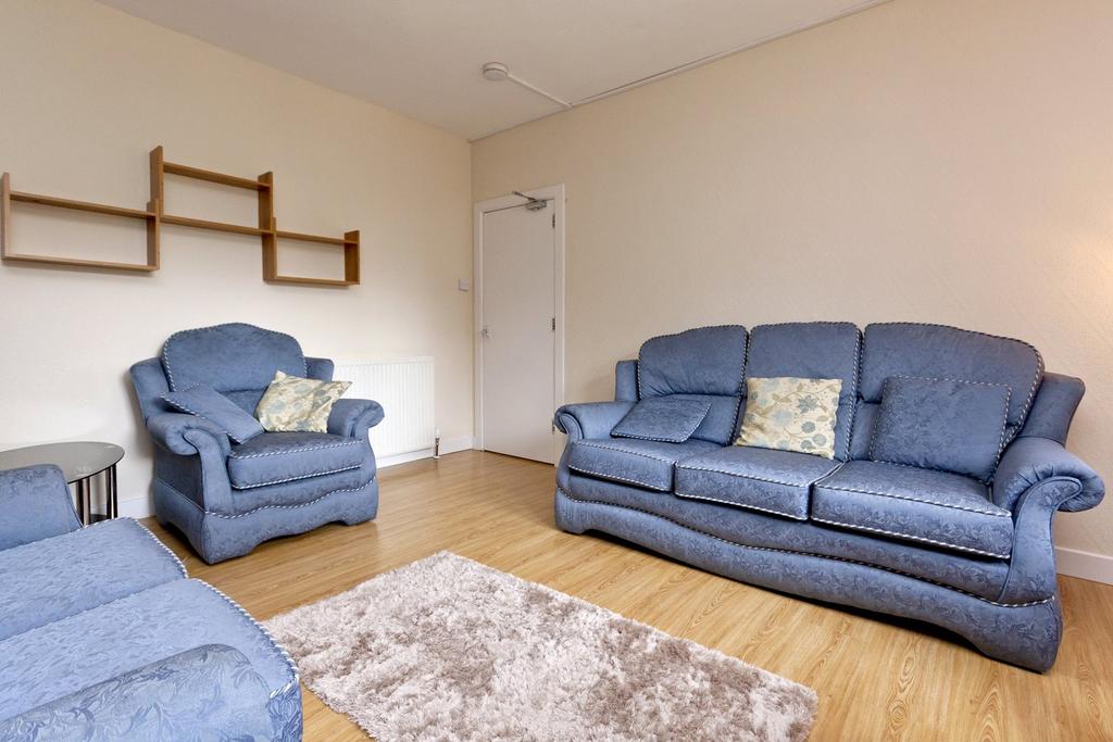 Roslin Street, King Street, Aberdeen, AB24 3 Bed Flat - £890 Pcm (£205 Pw)