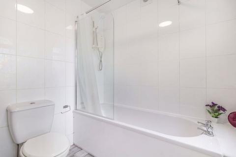 40 The Turnways, Leeds, LS6 3DU