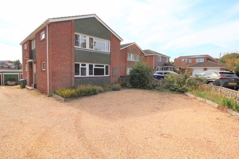 Wheatsheaf Court, Hedge End... 3 bed property £280,000