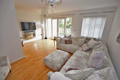 5 bedroom terraced house to rent, Friars View, Aylesford