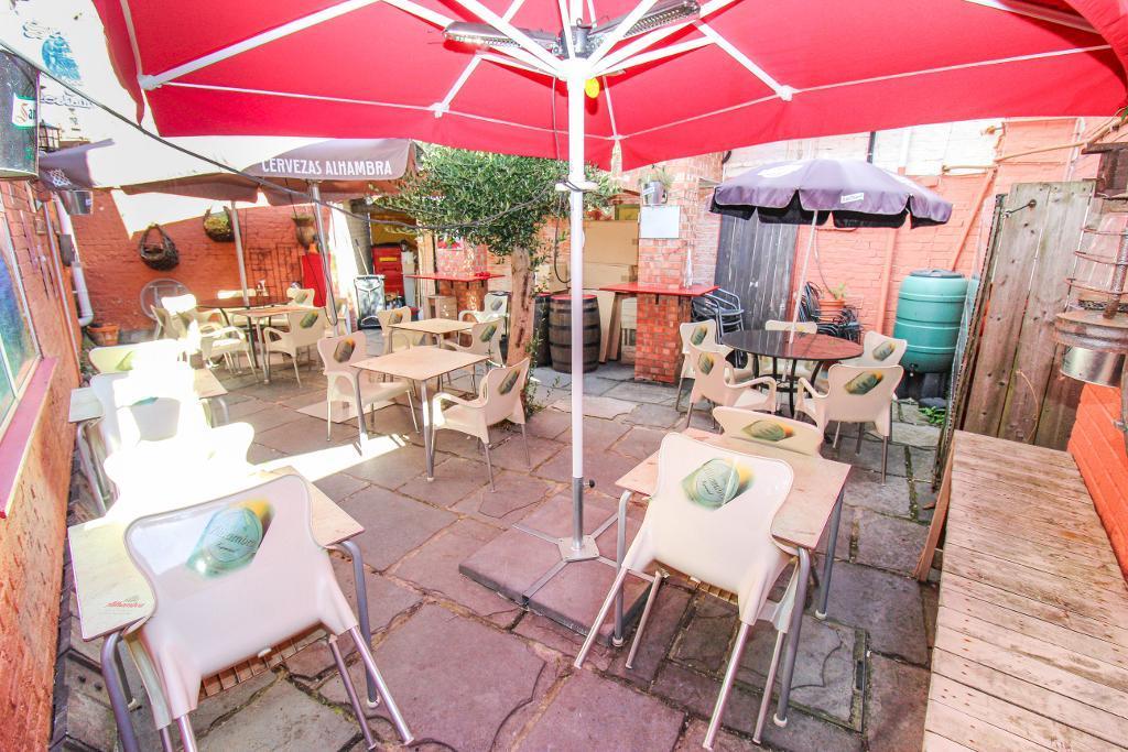 Al Fresco Dining