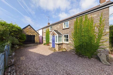 3 bedroom detached house for sale - Chapel Road, Abergavenny