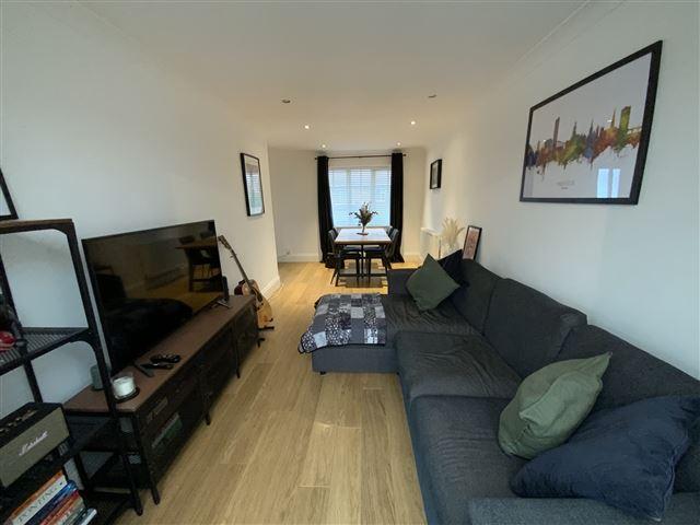 Living room/dining room