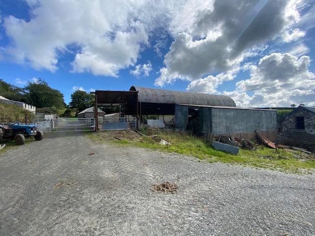 Rear Lean To/Loose Cattle Shed .