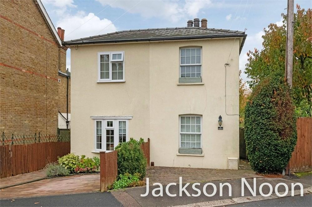College Road, Epsom, KT17 2 bed semidetached house £1,600 pcm (£369 pw)