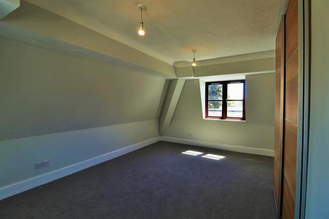 Studio for sale, River Meads, St Margarets