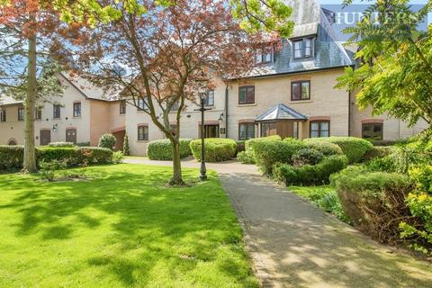 Studio for sale, River Meads, St Margarets