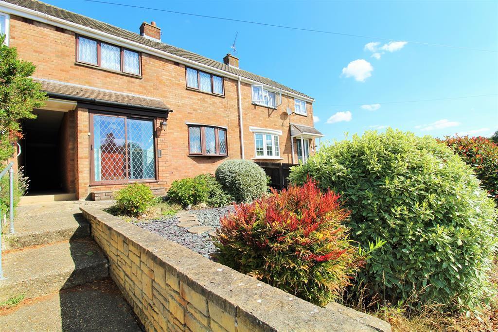 Woodcroft Avenue, Stanstead Abbotts 3 bed terraced house £385,000