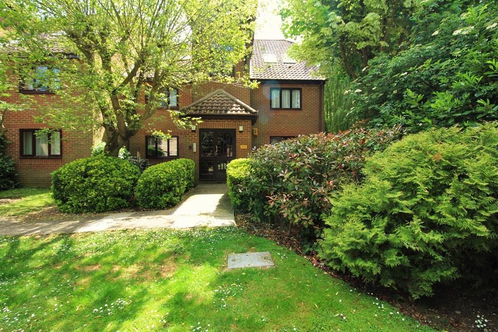 Millers Lane, Stanstead Abbotts 1 bed flat £209,995