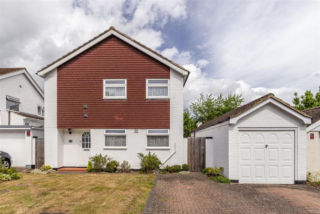 Cobs Way, New Haw, Addlestone 4 bed detached house for sale £600,000