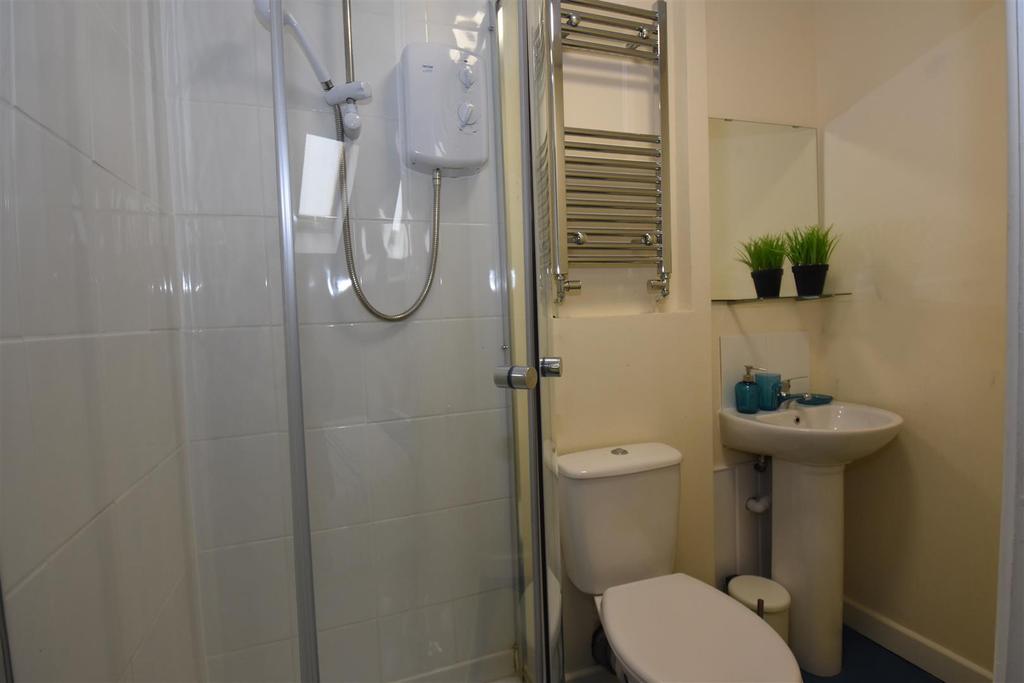 Jervis Road, North End, Portsmouth 7 bed house share £525 pcm (£121 pw)