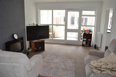 70 Castlefields, Leominster, HR6 8BJ