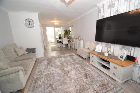 28 Plumpton Close, Bradford, BD2 1NJ