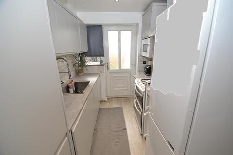 28 Plumpton Close, Bradford, BD2 1NJ
