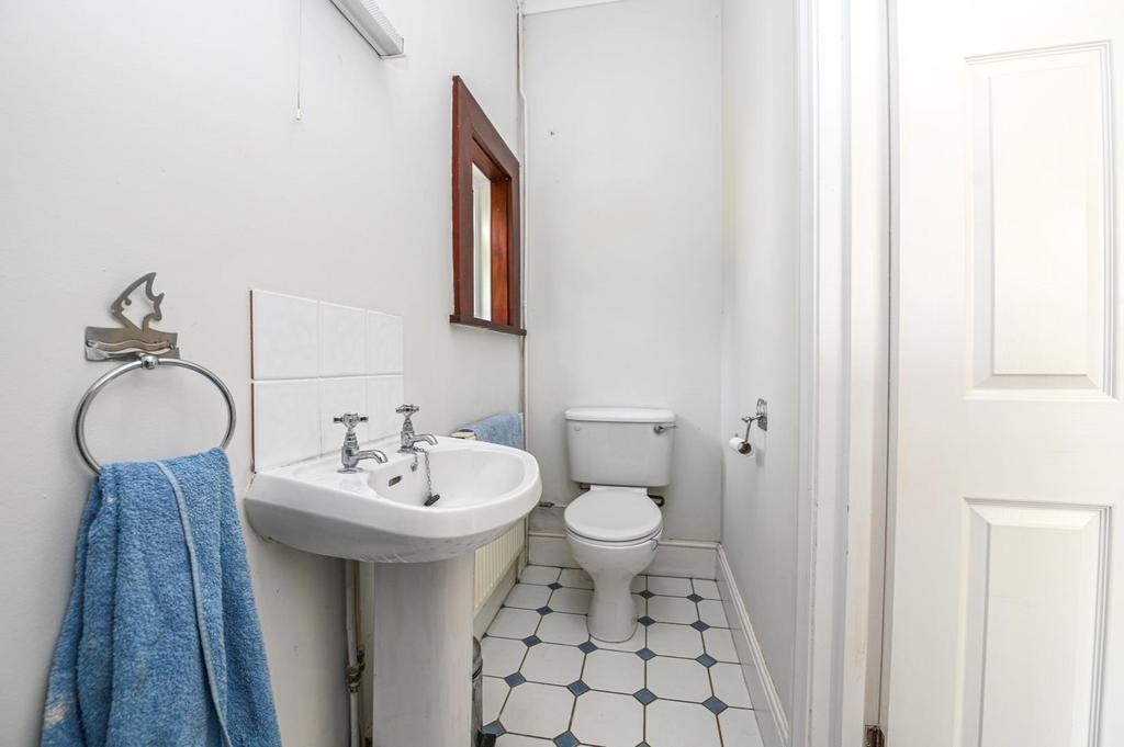 En-suite Cloakroom
