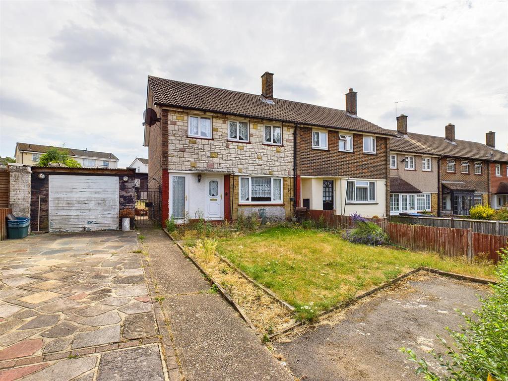 Castle Hill Avenue, New Addington, Croydon 3 bed house for sale £400,000